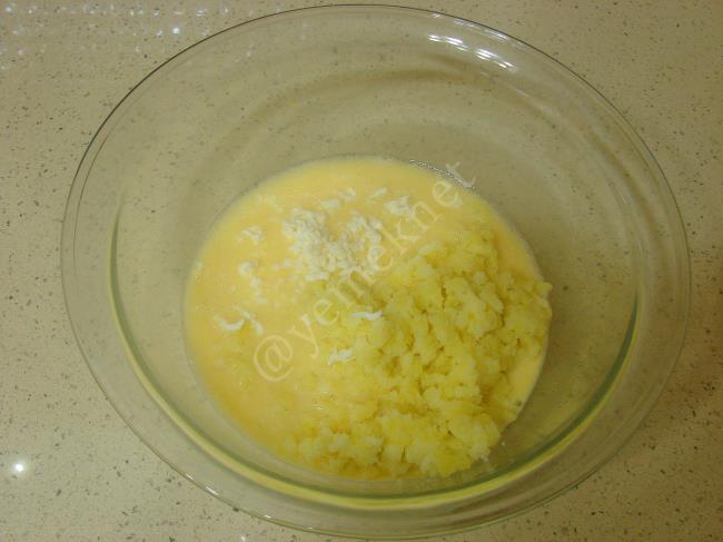 Patatesli Kaşık Dökmesi - Yapılışı (6/16) 