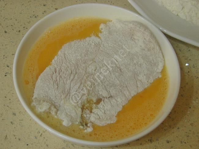 Sodalı Tavuk Şinitzel - Yapılışı (6/12) 