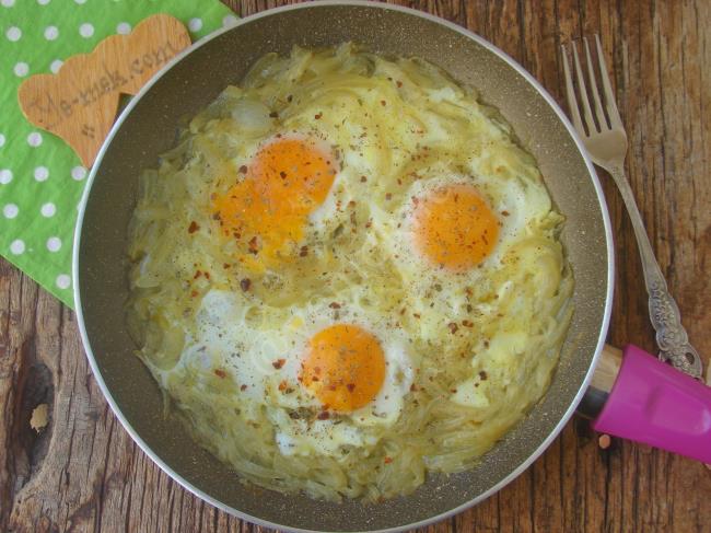 Saray Mutfağının En Güzel Kahvaltılıklarından (Yemelere Doyamayacaksınız) : Soğanlı Yumurta