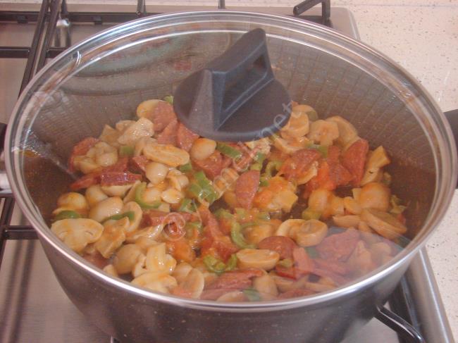 Sucuklu Mantar Sote - Yapılışı (6/8) 