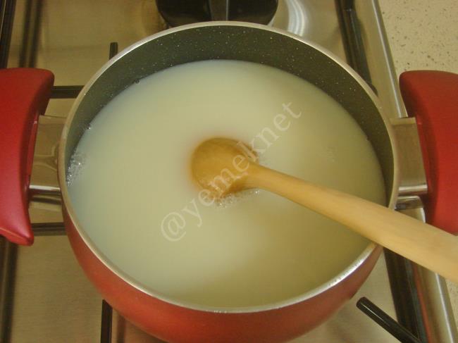 Sütlü Un Helvası - Yapılışı (3/12) 