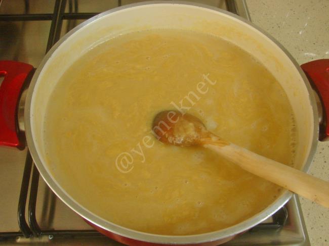 Sütlü Un Helvası - Yapılışı (7/12) 