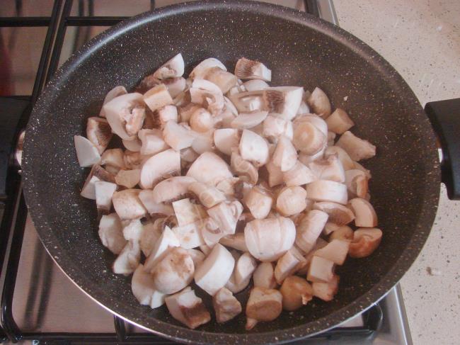 Tavuklu Karnabahar Kavurması - Yapılışı (3/8) 