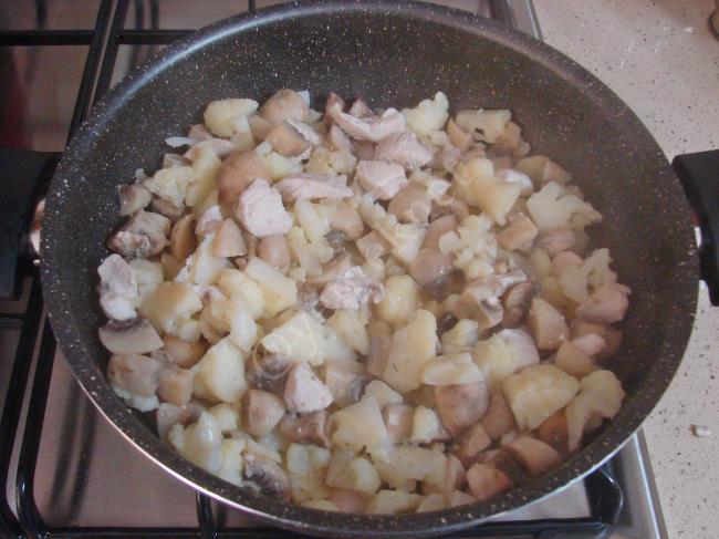 Tavuklu Karnabahar Kavurması - Yapılışı (5/8) 