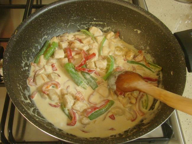 Tavuklu Krep Makarna - Yapılışı (9/16) 