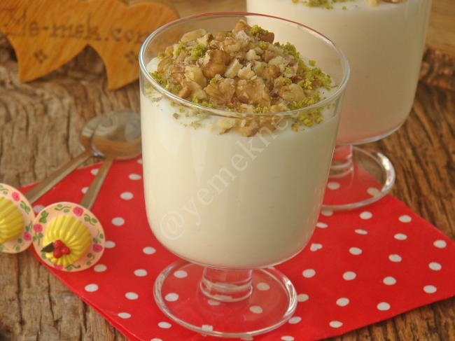 sade kek üzerine puding