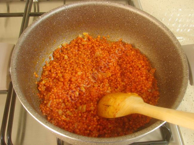 Salçalı Mercimek Çorbası - Yapılışı (5/12) 