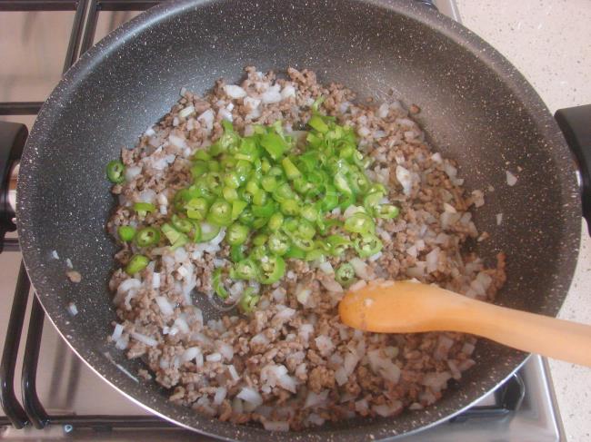 Tencerede Patlıcan Oturtma - Yapılışı (3/16) 