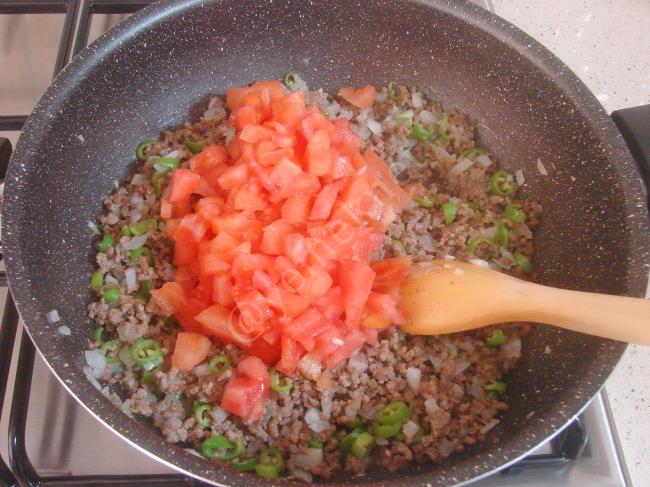 Tencerede Patlıcan Oturtma - Yapılışı (4/16) 