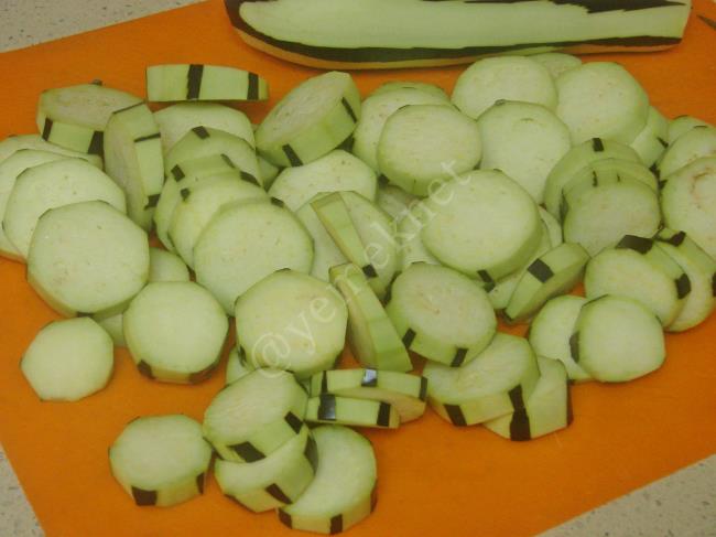 Tencerede Patlıcan Oturtma - Yapılışı (7/16) 