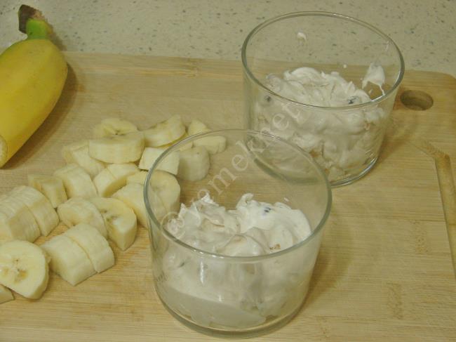 Bardakta Parfe Tatlısı - Yapılışı (8/12) 