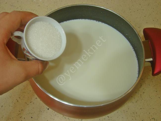 Çikolata Soslu Bardak Tatlısı - Yapılışı (2/16) 