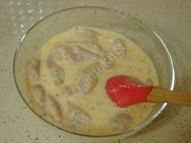 Çıtır Tavuk Göğsü - Yapılışı (7/12) 