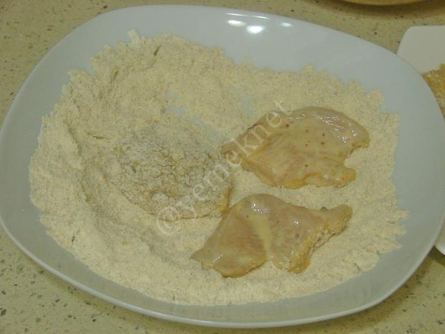 Çıtır Tavuk Göğsü - Yapılışı (9/12) 