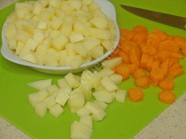 Kızarmış Patates Salatası - Yapılışı (2/8) 