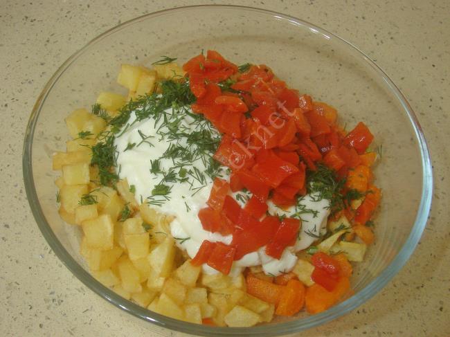 Kızarmış Patates Salatası - Yapılışı (6/8) 