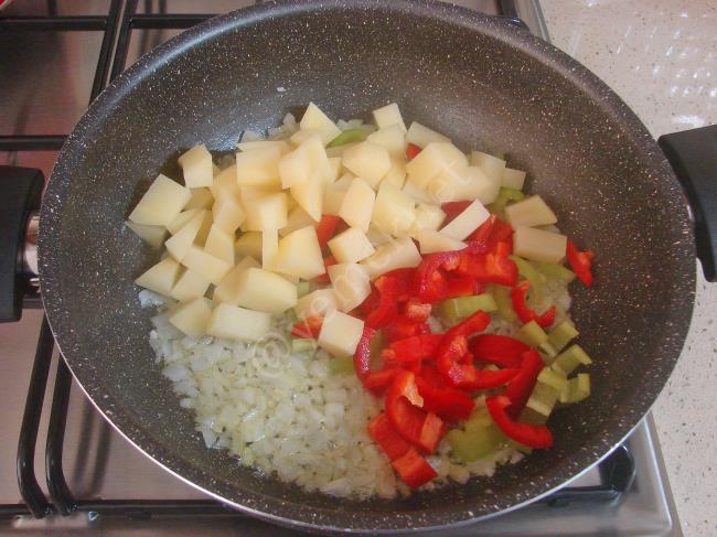 Patatesli Mantar Sote - Yapılışı (5/12) 