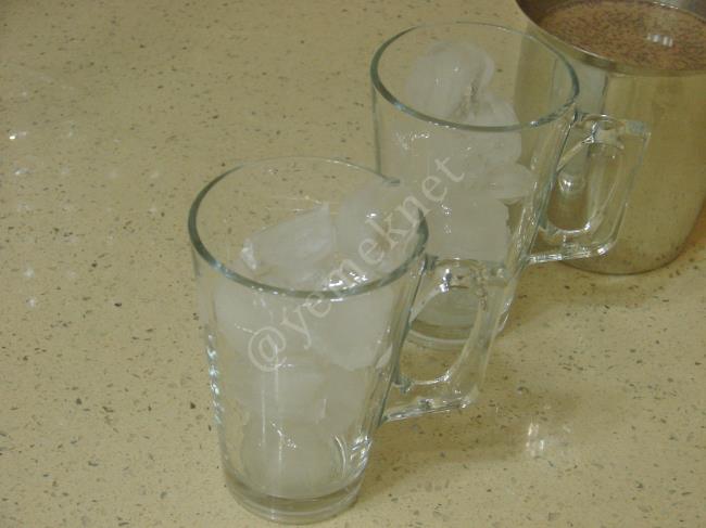 Buzlu Soğuk Türk Kahvesi - Yapılışı (6/8) 