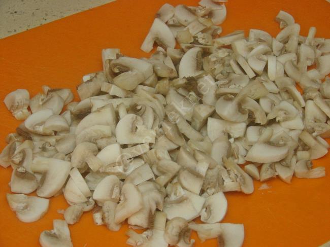 Kıymalı Mantar Çorbası - Yapılışı (2/12) 