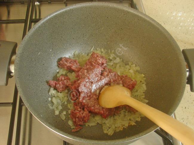 Kıymalı Mantar Çorbası - Yapılışı (3/12) 