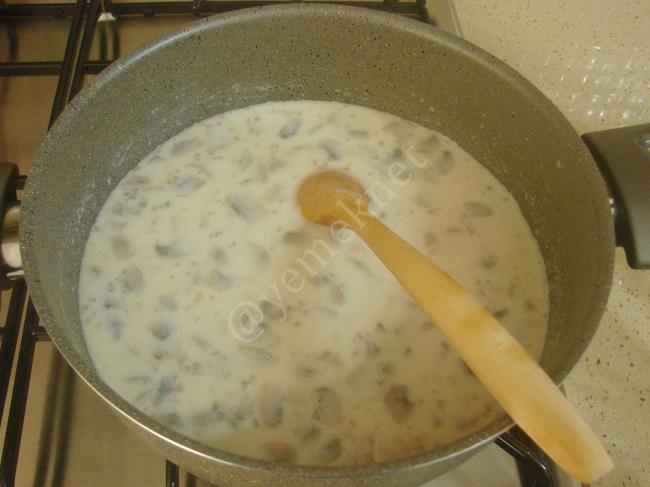 Kıymalı Mantar Çorbası - Yapılışı (8/12) 