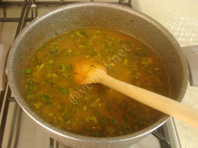 Nohutlu Semizotu Çorbası - Yapılışı (7/12) 