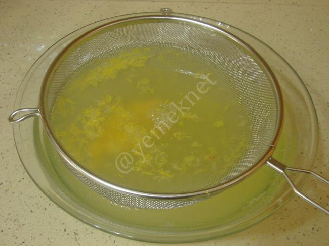 Pastane Usulü Limonata - Yapılışı (8/12) 
