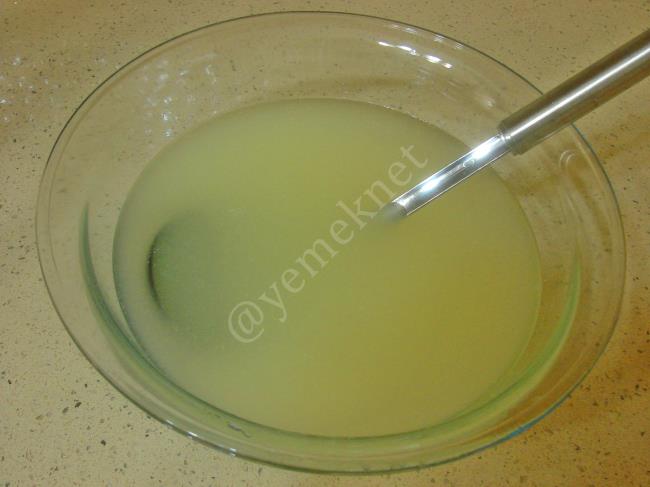 Pastane Usulü Limonata - Yapılışı (9/12) 