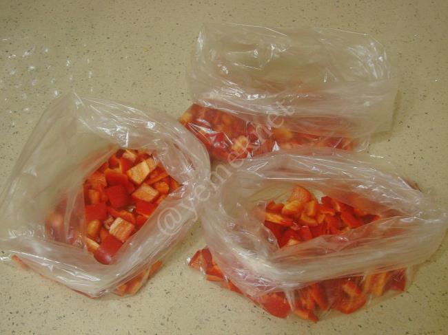 Buzlukta Kırmızı Biber Saklama Yöntemi - Yapılışı (5/8) 