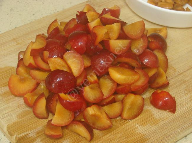 Kırmızı Erik Kompostosu - Yapılışı (2/8) 