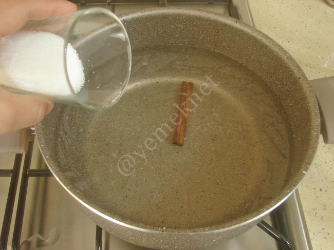 Kırmızı Erik Kompostosu - Yapılışı (3/8) 