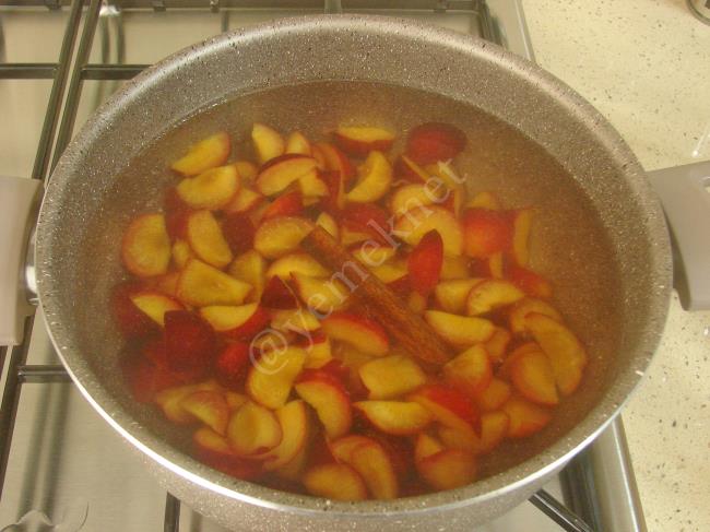 Kırmızı Erik Kompostosu - Yapılışı (4/8) 