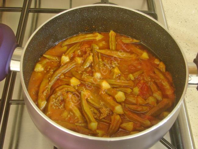 Kıymalı Bamya Yemeği - Yapılışı (9/12) 