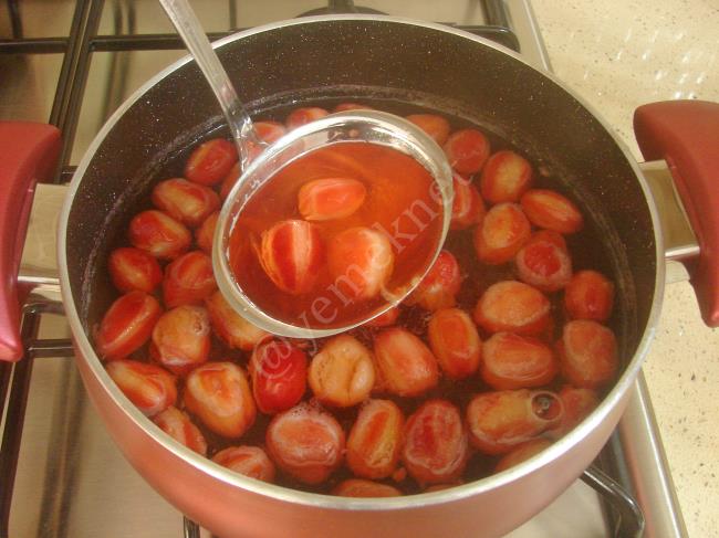 Kızılcık Kompostosu - Yapılışı (5/8) 