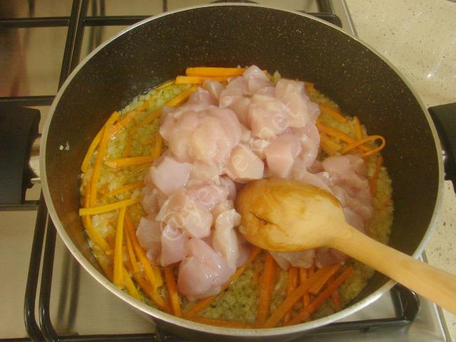 Tavuklu Arpa Şehriye Pilavı - Yapılışı (4/12) 