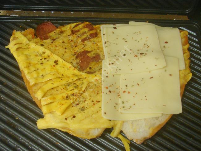 Yumurtalı Tost - Yapılışı (9/12) 