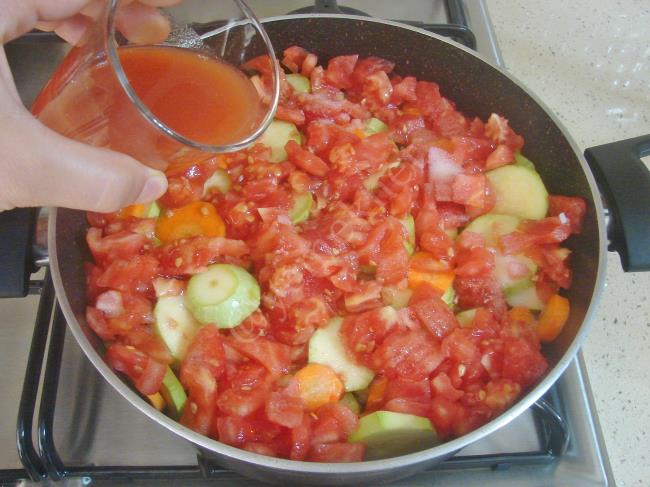 Zeytinyağlı Kabak Yemeği - Yapılışı (6/12) 