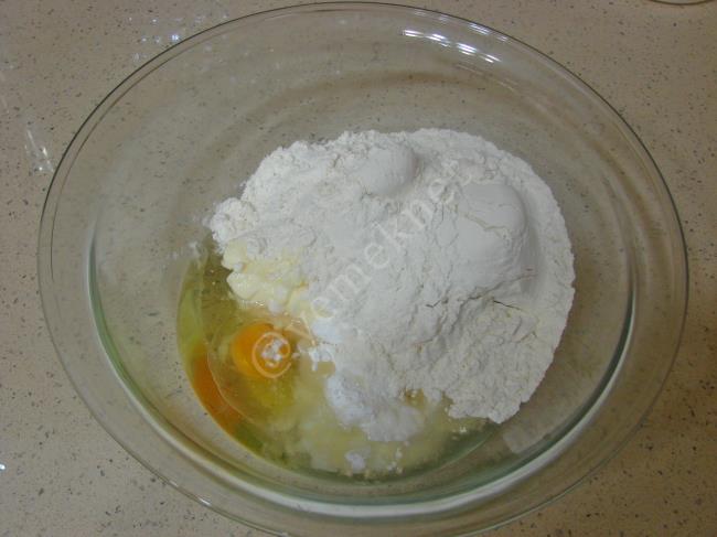 Galeta Unlu Peynirli Poğaça - Yapılışı (3/12) 