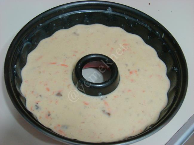 Havuçlu Tarçınlı Kek - Yapılışı (7/12) 