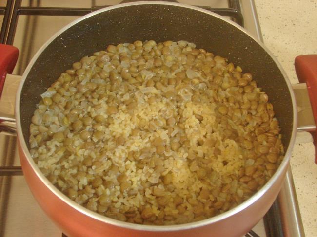 Mercimekli Bulgur Pilavı - Yapılışı (9/12) 