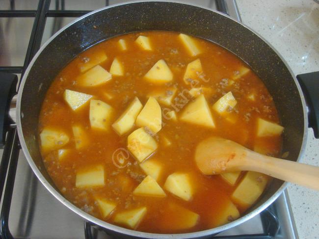 Sulu Patates Yemeği - Yapılışı (6/8) 