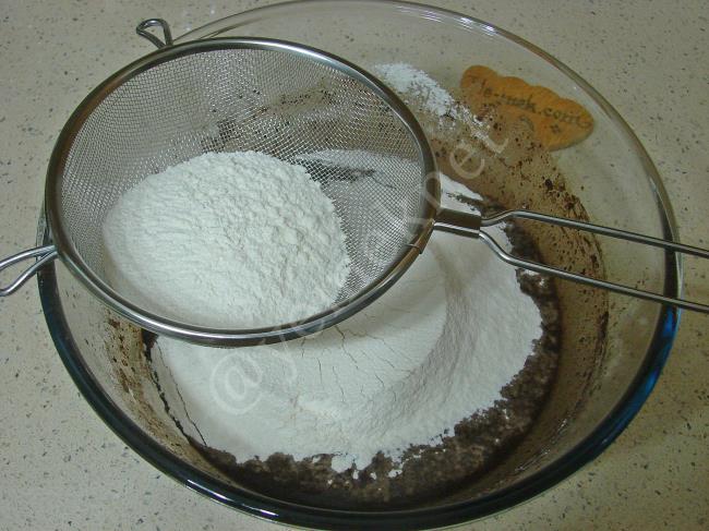 Sütsüz Yoğurtsuz Kek - Yapılışı (5/12) 