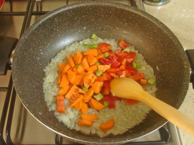 Sebzeli Mantar Yemeği - Yapılışı (4/12) 