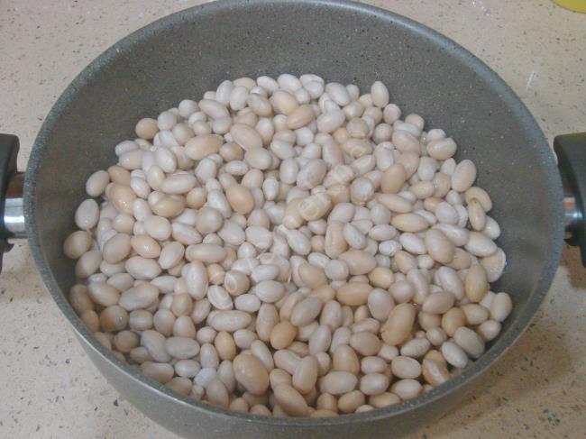 Tencerede Etli Kuru Fasulye - Yapılışı (3/16) 