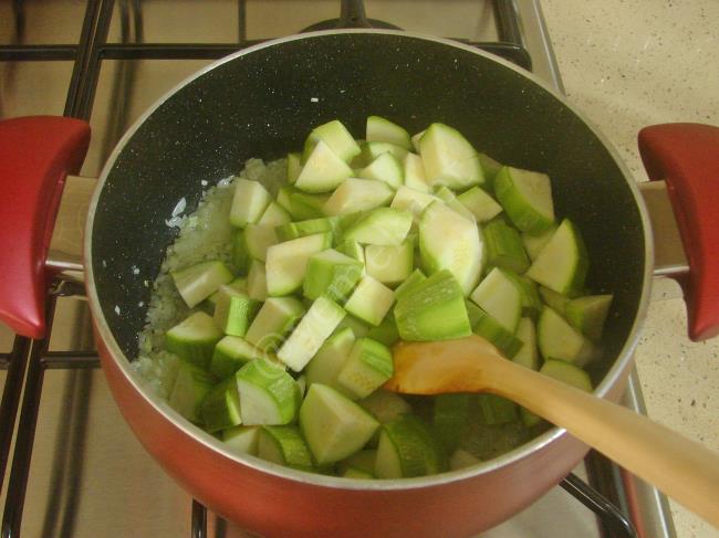 Yoğurtlu Kabak Çorbası - Yapılışı (4/12) 