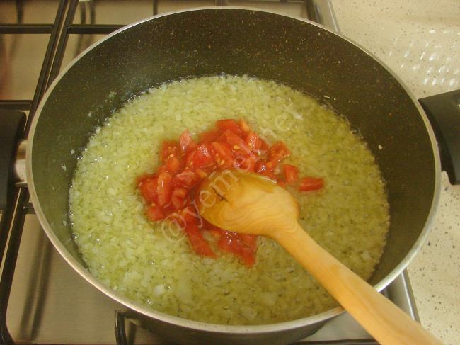 Yumurtalı Börülce Kavurması - Yapılışı (5/12) 