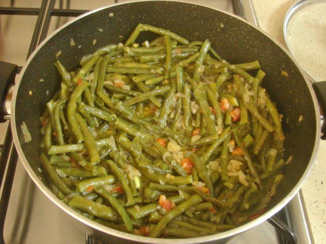 Yumurtalı Börülce Kavurması - Yapılışı (7/12) 