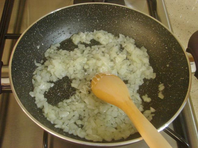 Yumurtalı Pırasa - Yapılışı (3/8) 