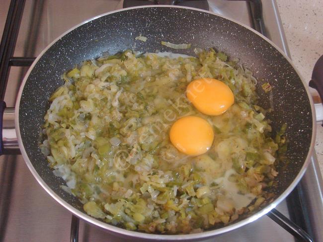 Yumurtalı Pırasa - Yapılışı (5/8) 