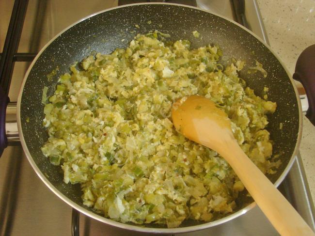 Yumurtalı Pırasa - Yapılışı (6/8) 